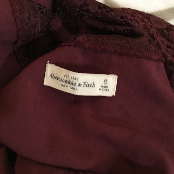 Cranberry Lace Bodycon Dress - Picture 7 of 8